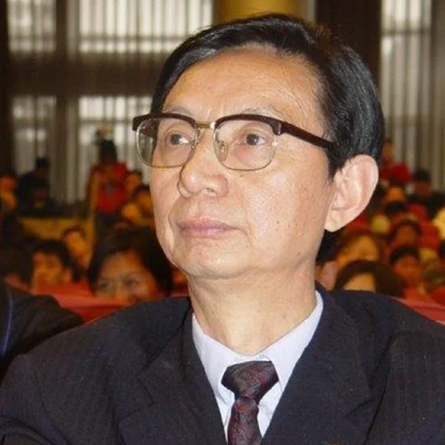 尹明善